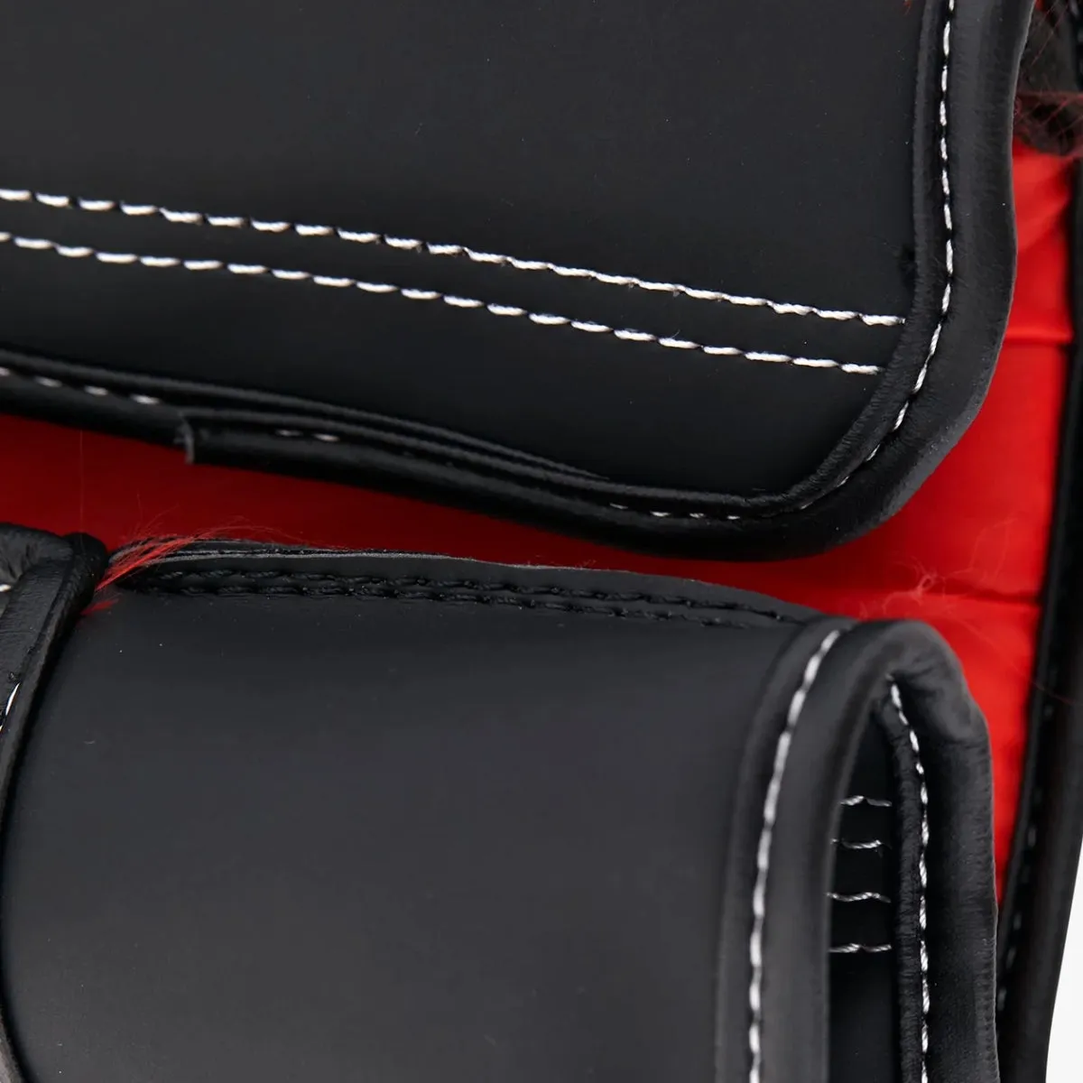 Century Brave IV Boxing Gloves Black/White/Red
