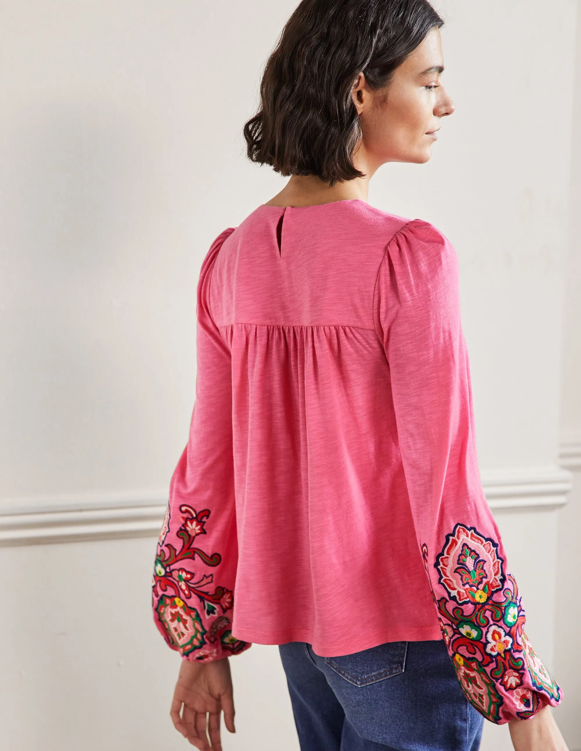 Embroidered Blouson Jersey Top-Azalea